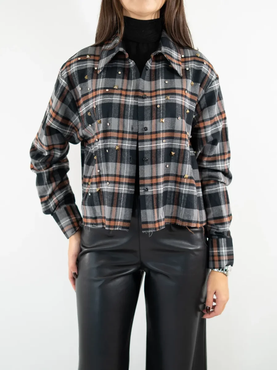 Camicia con borchie e punti luce – Susy Mix